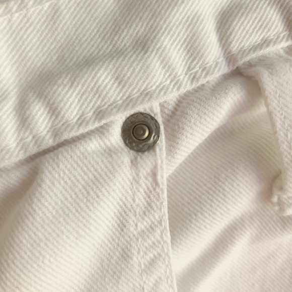 Vintage High-waisted White Denim Shorts - Picture 7 of 11